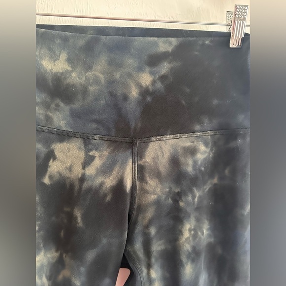 Lululemon High Rise Crop 21” Leggings in Green Sz 6 - Picture 5 of 8